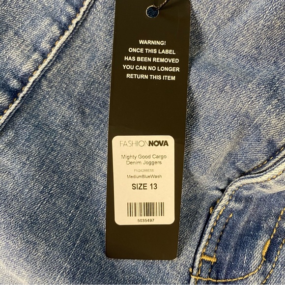 Fashion Nova Mighty Good Cargo Denim Joggers Jeans Women Size 13 Stretch - Picture 2 of 10